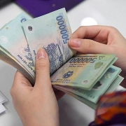 Tin tức kinh tế ngày 3/1: Lao động Đà Nẵng thấp thỏm chờ thưởng Tết