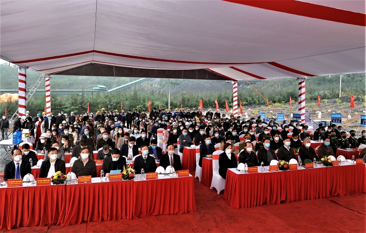 Than Cọc Sáu phấn đấu phủ xanh 16 hecta bãi thải đất đá trong năm 2022