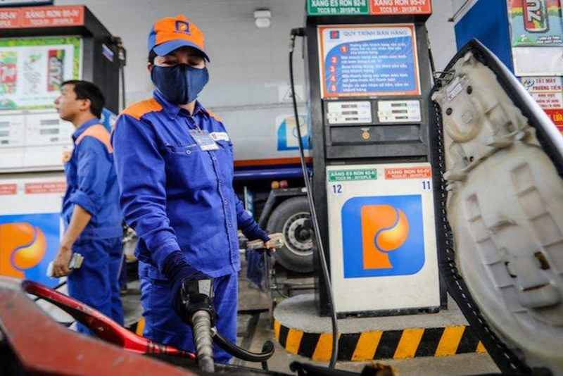 Thứ trưởng Bộ Công Thương làm rõ một số vấn đề về cung ứng, lưu trữ và giảm giá xăng dầu