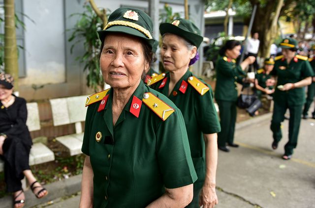 nu lai xe truong son nho lai loi xin loi cua trung tuong dong sy nguyen