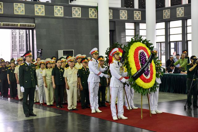 nu lai xe truong son nho lai loi xin loi cua trung tuong dong sy nguyen