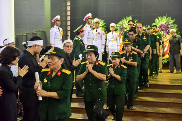 nu lai xe truong son nho lai loi xin loi cua trung tuong dong sy nguyen
