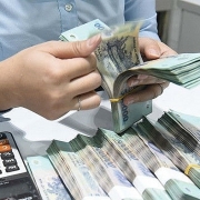Tin tức kinh tế ngày 11/4: Lãi suất huy động đồng loạt tăng tại các ngân hàng