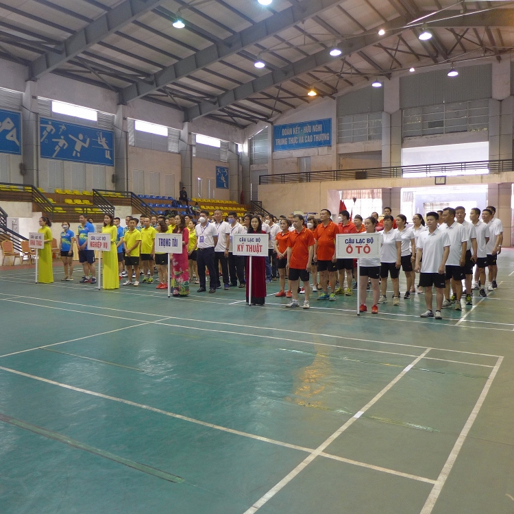 Than Cọc Sáu: Sôi nổi, kịch tính giải cầu lông phong trào hưởng ứng Tháng Công nhân năm 2022