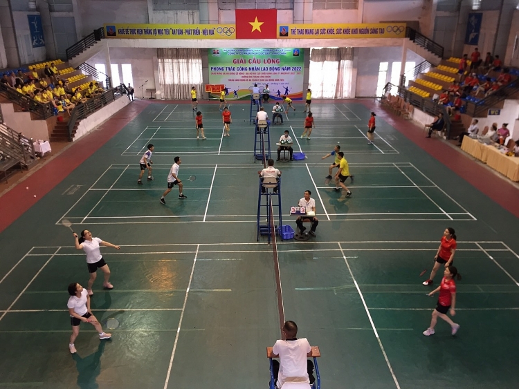 Than Cọc Sáu: Sôi nổi, kịch tính giải cầu lông phong trào hưởng ứng Tháng Công nhân năm 2022