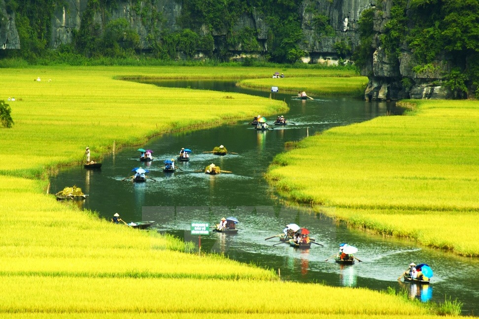 Phát triển du lịch bền vững theo hướng tăng trưởng xanh