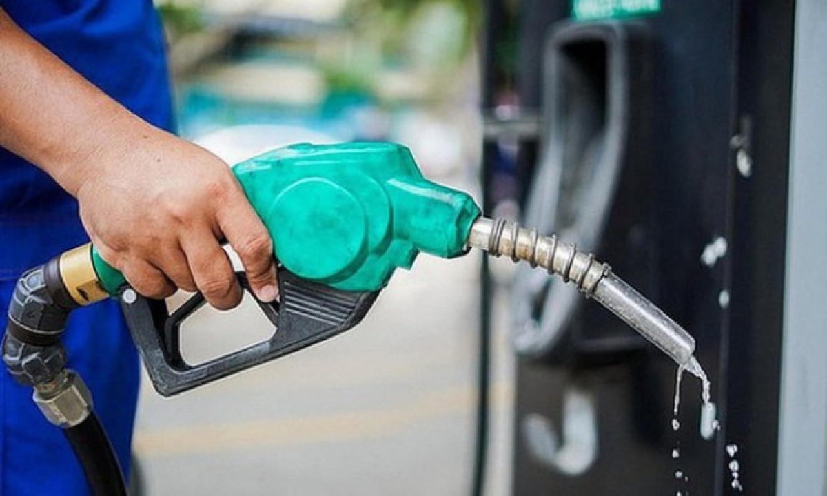 Bộ Tài chính đề xuất giảm thêm 10% thuế các chế phẩm xăng