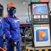 Bộ Công Thương dự báo giá xăng có thể về 24.000 đồng/lít