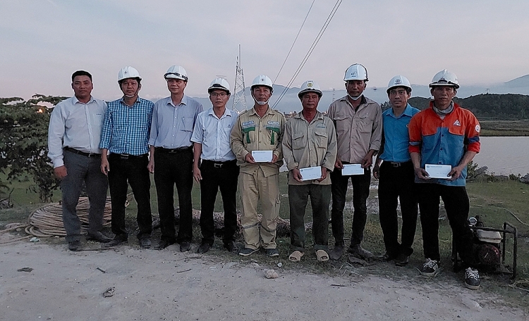 Công đoàn EVNNPT động viên lực lượng thi công đường dây 500kV mạch 3