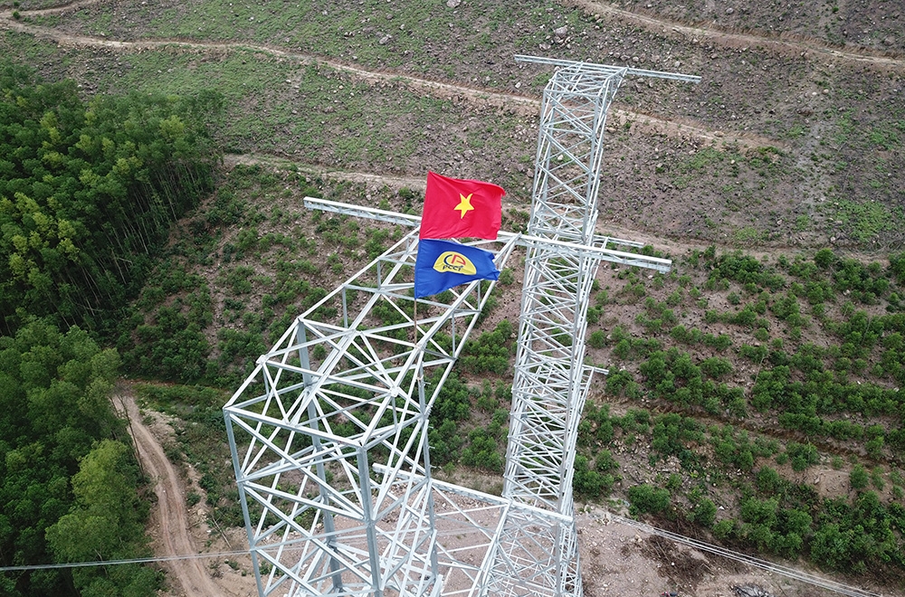 Đóng điện thông tuyến đường dây 500kV mạch 3