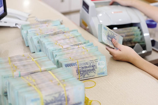 Tin tức kinh tế ngày 2/8: Lãi suất tiết kiệm tiếp tục tăng cao