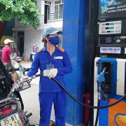 Tin tức kinh tế ngày 19/9: Chính phủ đề xuất tiếp tục duy trì Quỹ bình ổn giá xăng dầu
