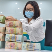 Tin tức kinh tế ngày 17/10: Ngành ngân hàng chuẩn bị gói cấp bù lãi suất 3.000 tỷ đồng