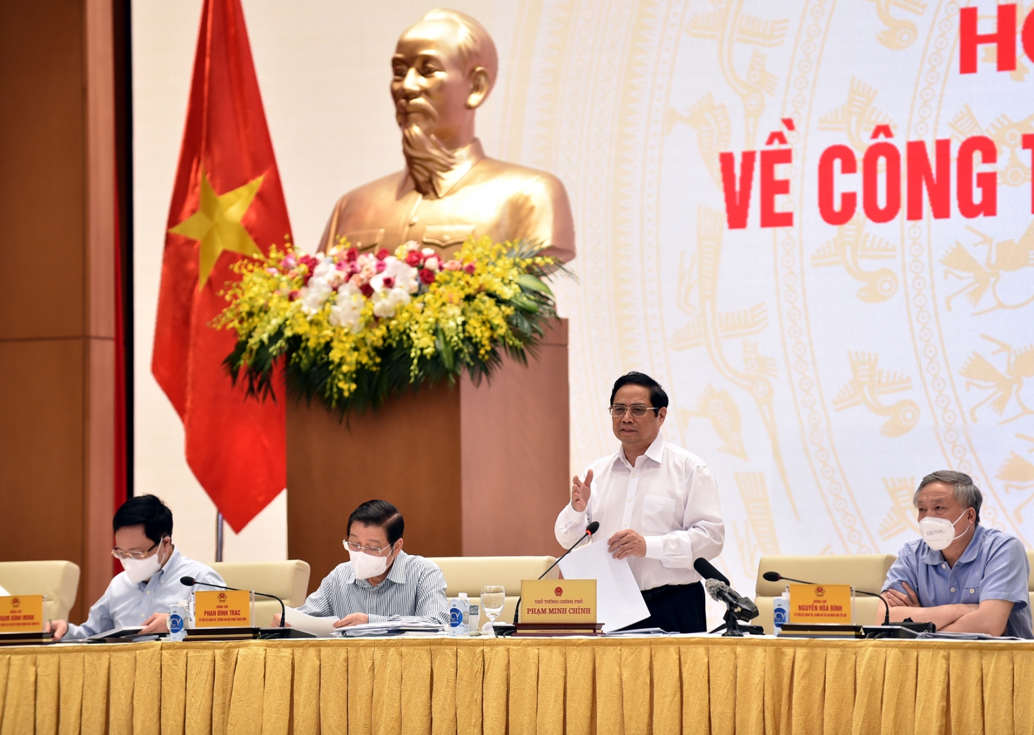 Đầu tư hơn nữa nguồn lực cho công tác xây dựng, hoàn thiện thể chế