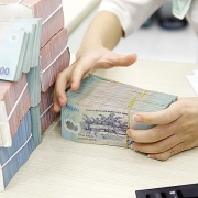 Tin tức kinh tế ngày 6/10: Thêm 4 ngân hàng được nới “room” tín dụng