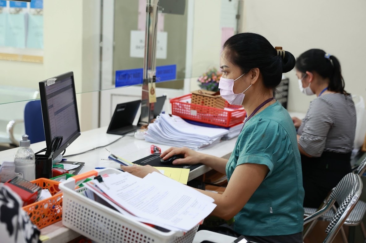Thủ tướng Chính phủ trả lời về thực trạng cán bộ, công chức, viên chức nghỉ việc
