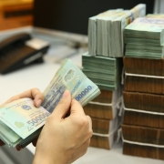Tin tức kinh tế ngày 15/12: Đẩy nhanh cổ phần hóa, thoái vốn trong lĩnh vực ngân hàng