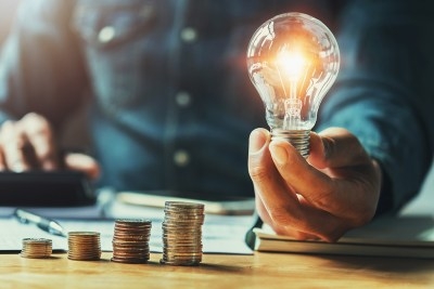 Vương quốc Anh lên kế hoạch vay ngân hàng để giảm chi phí năng lượng