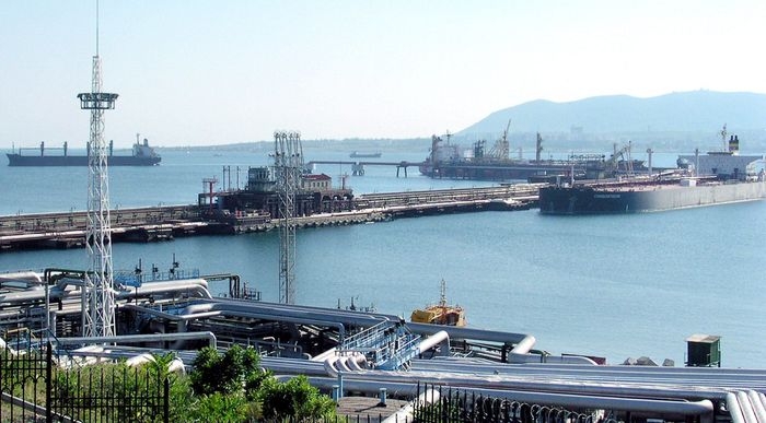 EU và Hoa Kỳ đang xem xét lệnh trừng phạt đối với dầu thô của Nga
