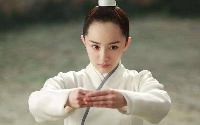 Diễn viên nữ Trung Quốc khi cải trang nam “ngầu” như thế nào?