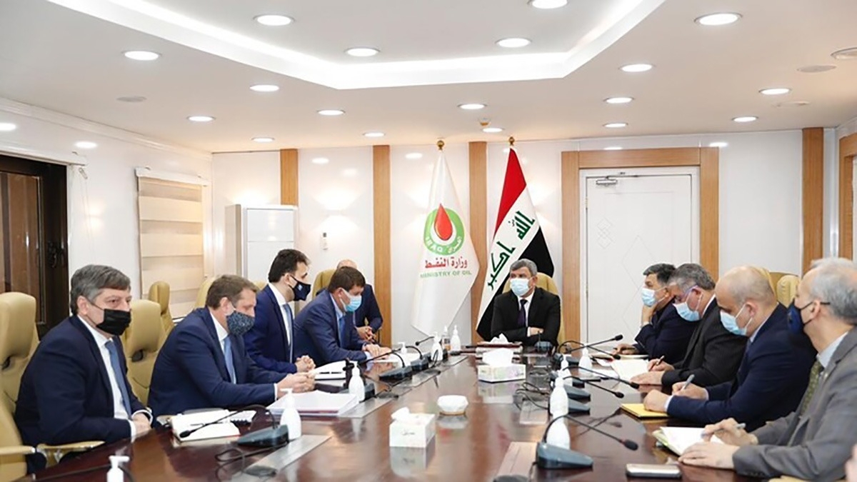 Bộ trưởng Dầu mỏ Iraq làm việc với phái đoàn Lukoil của Nga