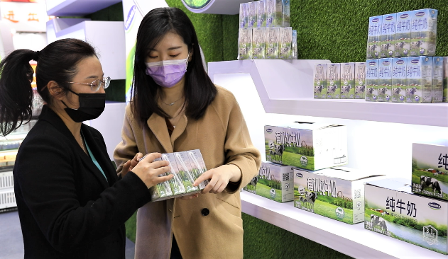 Vinamilk ra mắt sữa tươi Organic “tiêu chuẩn kép” trong triển lãm quốc tế hàng đầu tại Thượng Hải