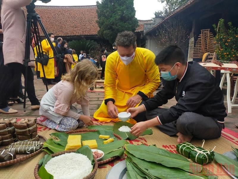 Hà Nội: Tái hiện Tết xưa ở làng cổ Đường Lâm Hà Nội: Tái hiện Tết xưa ở làng cổ Đường Lâm
