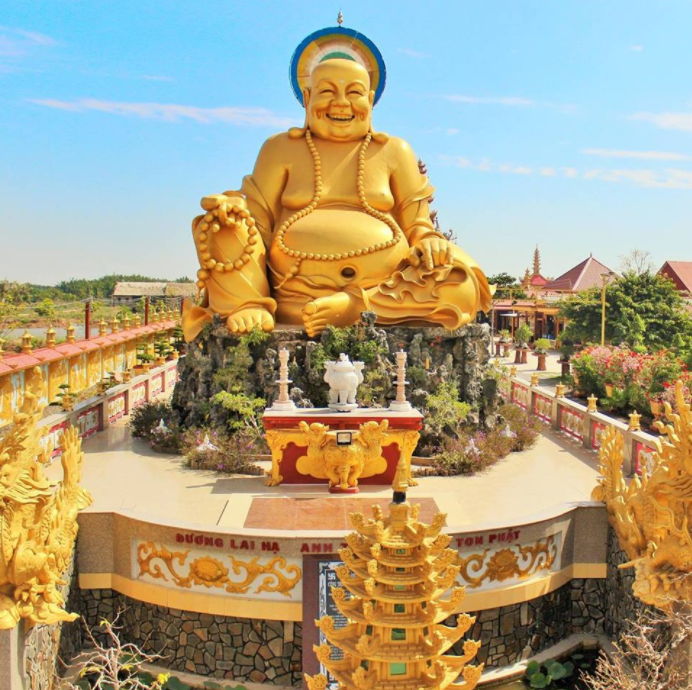 Chùa Vạn Phước: Tiên cảnh trần gian giữa vùng đầm lầy, cây dại khô cằn