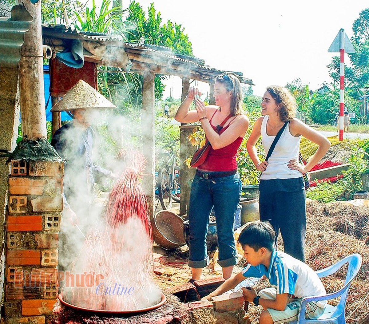Khám phá vẻ đẹp ở làng nghề dệt chiếu trăm tuổi Khám phá vẻ đẹp ở làng nghề dệt chiếu trăm tuổi