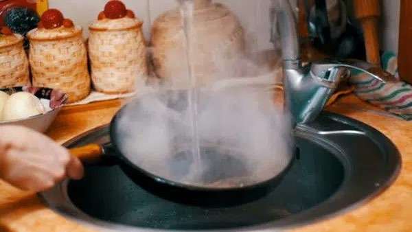 Những sai lầm khi sử dụng chảo chống dính
