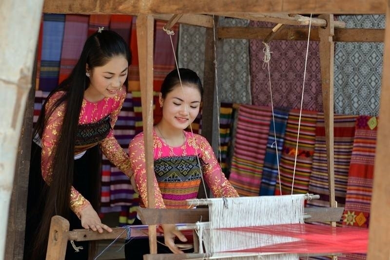 Bản Pom Coọng - Nơi trải nghiệm đầy thi vị