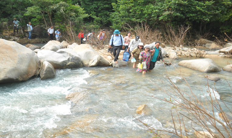 Suối Gấm nên thơ