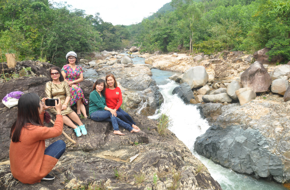 Suối Gấm nên thơ