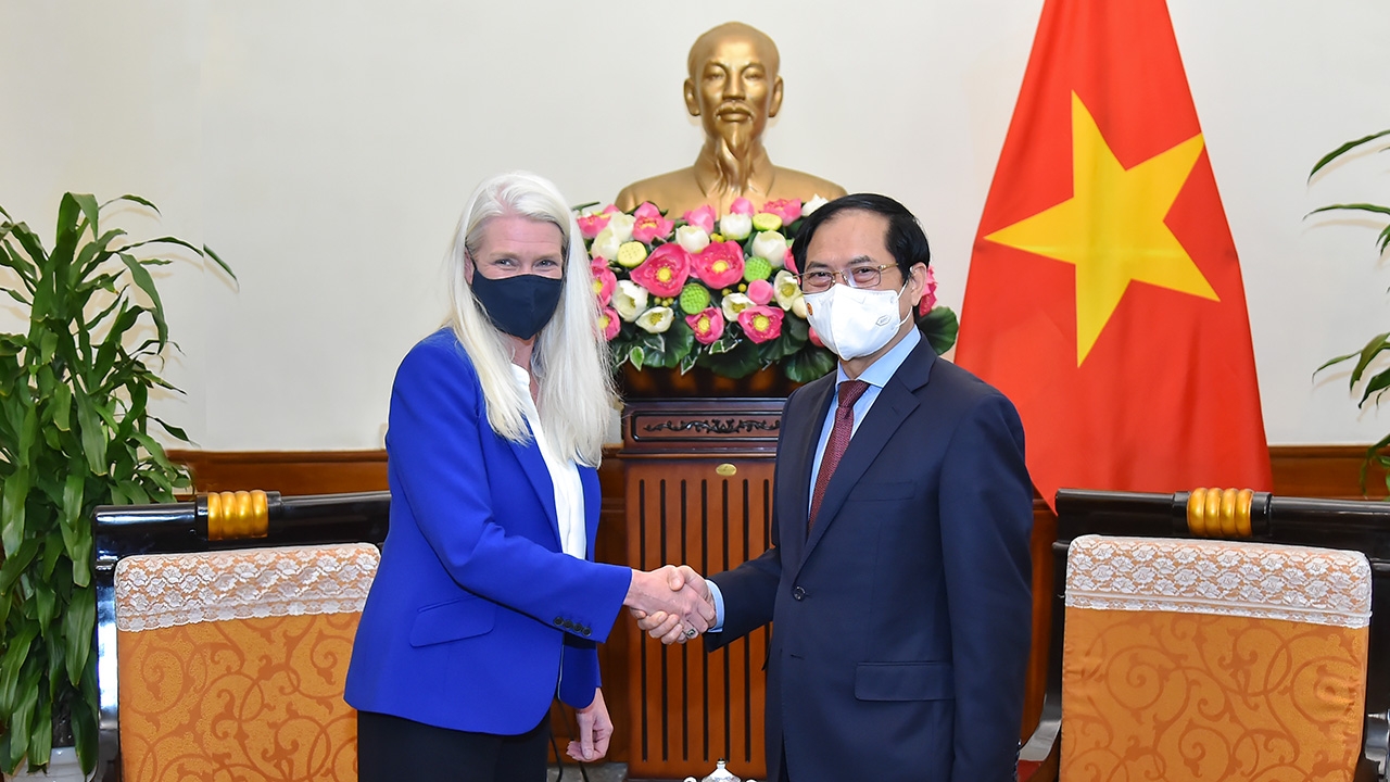 Việt Nam coi trọng và mong muốn làm sâu sắc hơn quan hệ Đối tác chiến lược với Vương quốc Anh