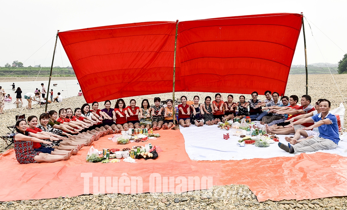 Điểm đến Soi Tình Húc
