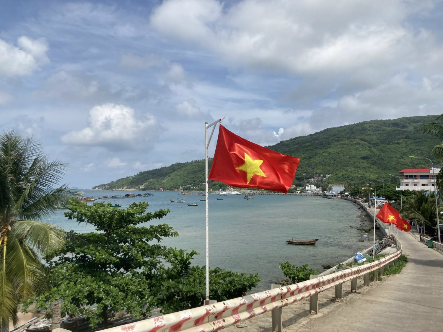 Hòn Sơn Rái- Hòn Đảo giàu tiềm năng du lịch và mến khách Hòn Sơn Rái- Hòn Đảo giàu tiềm năng du lịch và mến khách