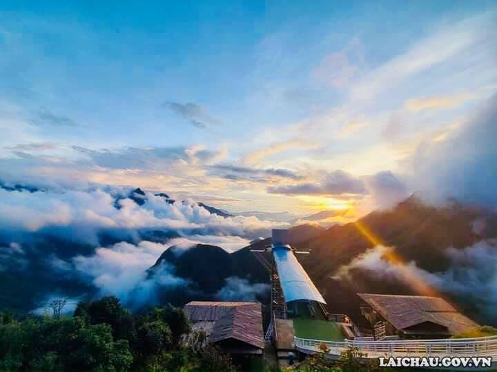 Cầu kính Rồng Mây Lai Châu - Điểm đến lý tưởng