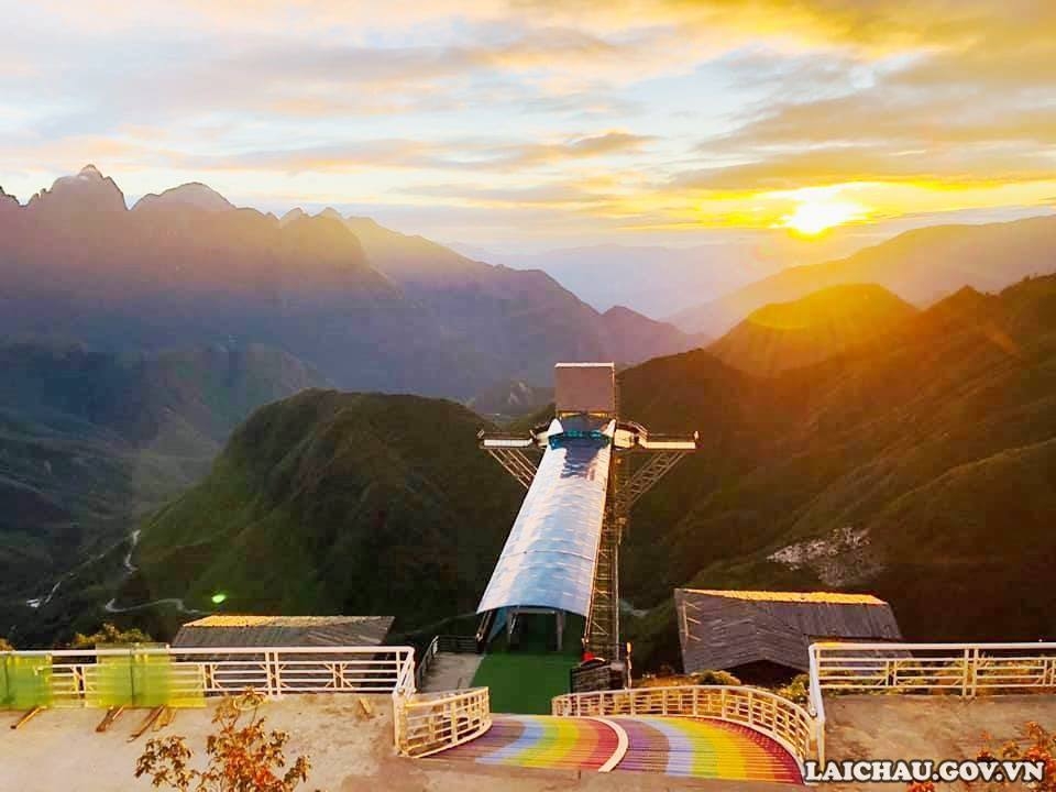 Cầu kính Rồng Mây Lai Châu - Điểm đến lý tưởng