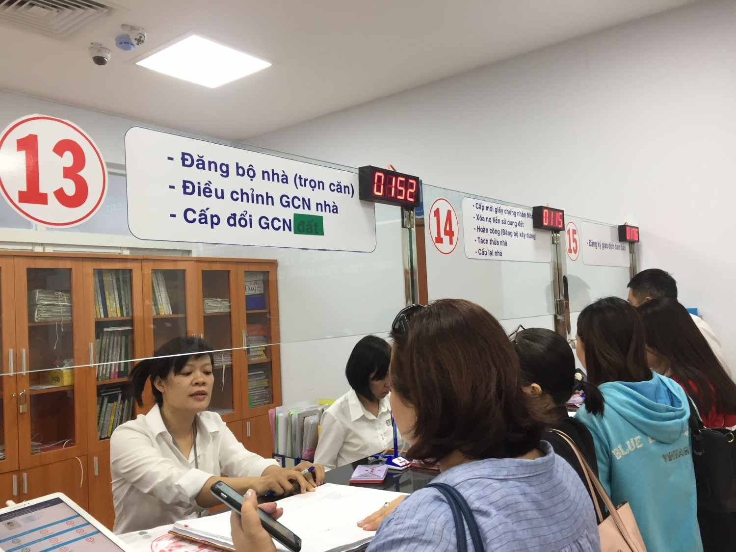TP HCM: Phân cấp trong cấp Giấy chứng nhận quyền sử dụng đất TP HCM: Phân cấp trong cấp Giấy chứng nhận quyền sử dụng đất