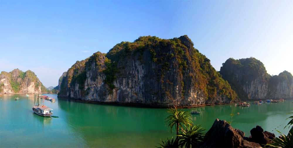 Vụng Hà - Thiên đường của đá và nước