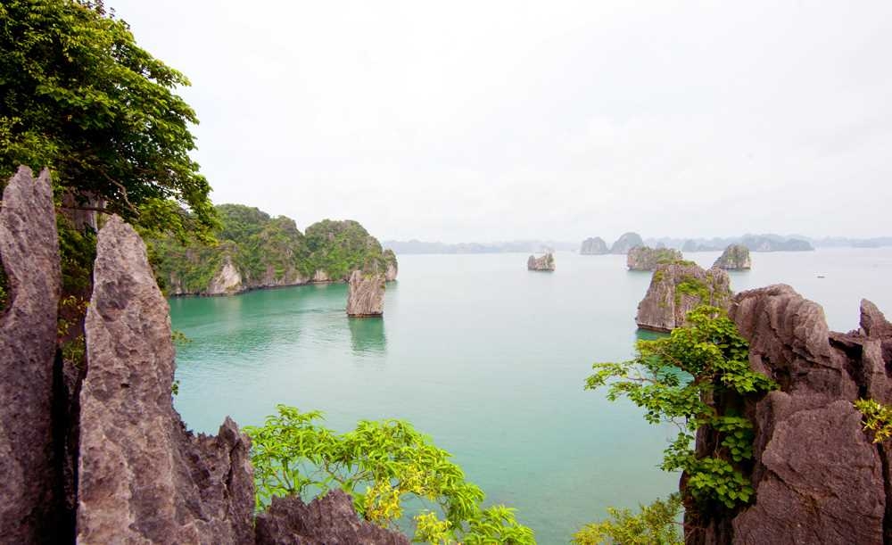 Vụng Hà - Thiên đường của đá và nước