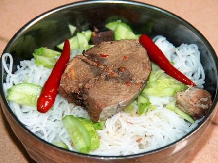Mộc mạc món bún cá ngừ kho Phan Thiết