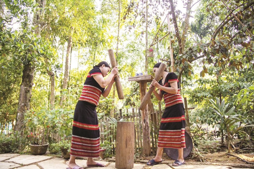 Đến A Lưới nghe khèn, ngắm núi rừng và thư giãn