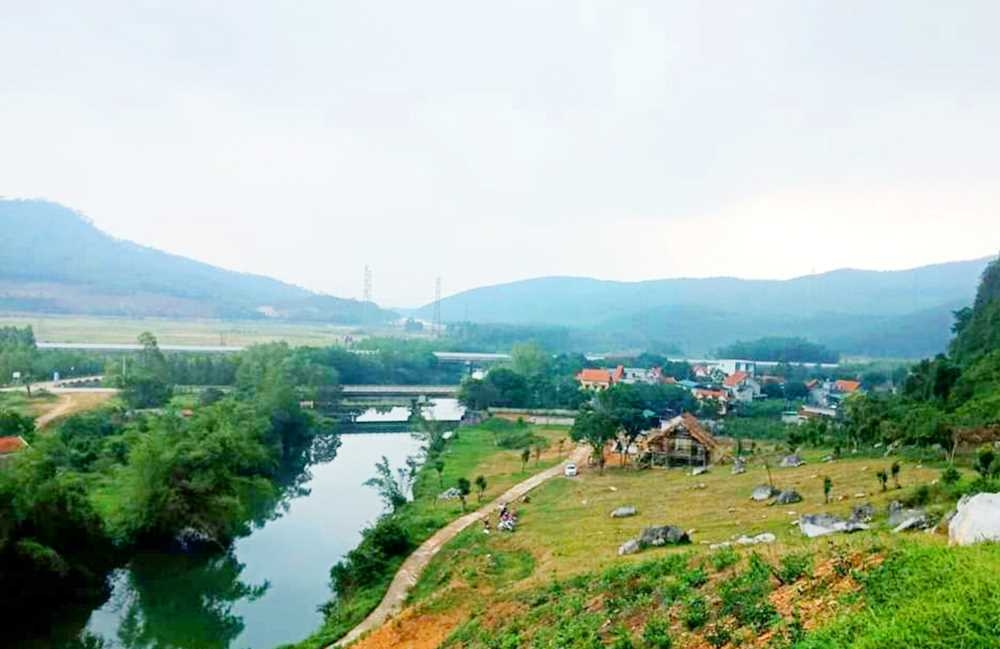 Đá Trắng - Điểm du lịch hấp dẫn