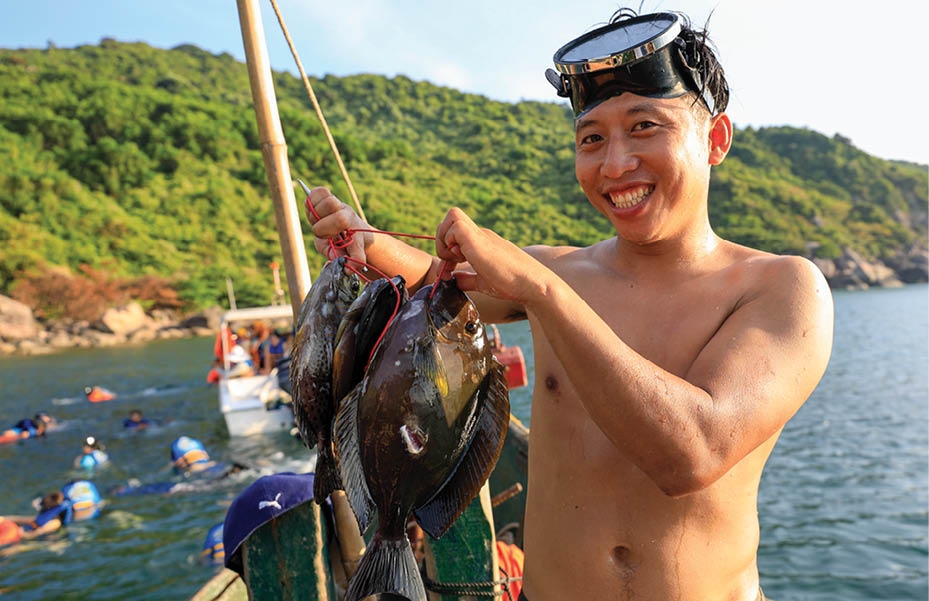 Đến Hòn Chảo ăn hải sản, lặn ngắm san hô