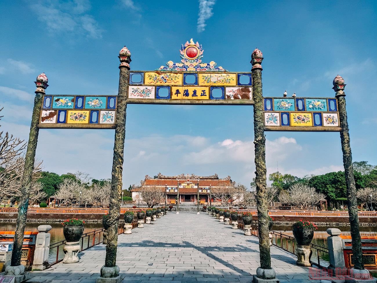 Chiêm ngưỡng lát cắt thời gian trên dấu tích Kinh thành Huế