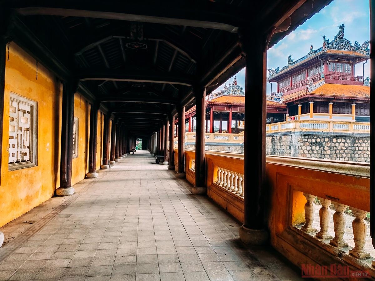 Chiêm ngưỡng lát cắt thời gian trên dấu tích Kinh thành Huế