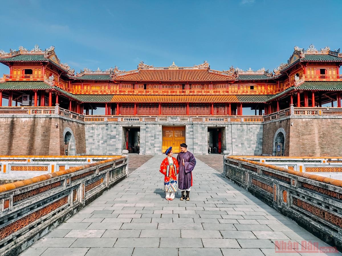 Chiêm ngưỡng lát cắt thời gian trên dấu tích Kinh thành Huế
