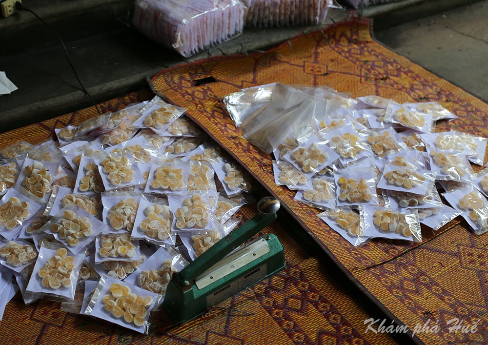 Kẹo cau - Đặc sản tuổi thơ, ngậm mà nhớ Huế
