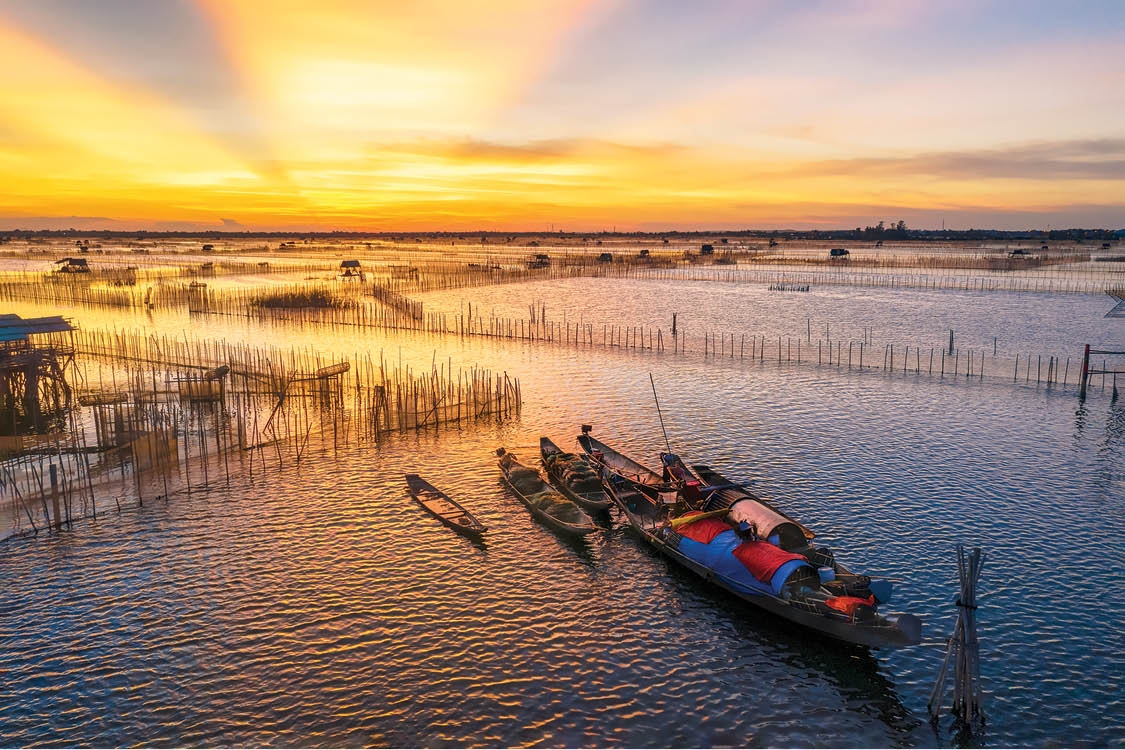 Đến Huế không thiếu chỗ đẹp, món ngon